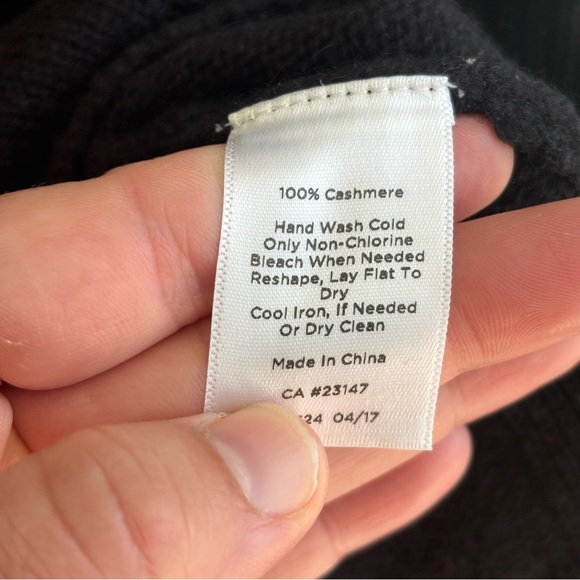 • [Talbots] Cashmere Sweater • - Picture 6 of 9